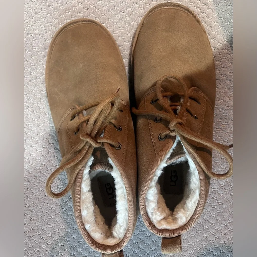 UGG Neumel Chukka Boots in Chestnut Size 9